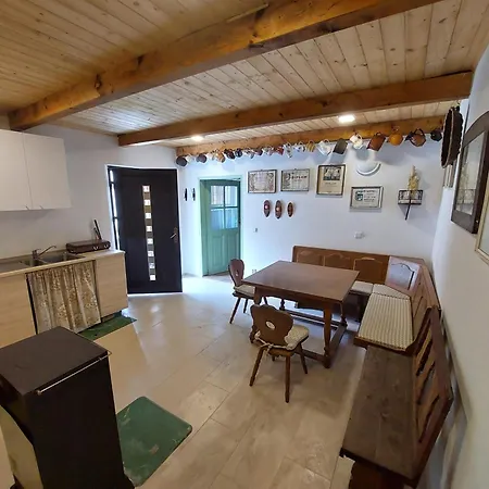 بيت للعطل Apartman Ve Sklepe Mikulčice