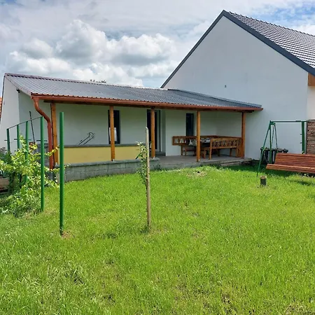 بيت للعطل Apartman Ve Sklepe Mikulčice